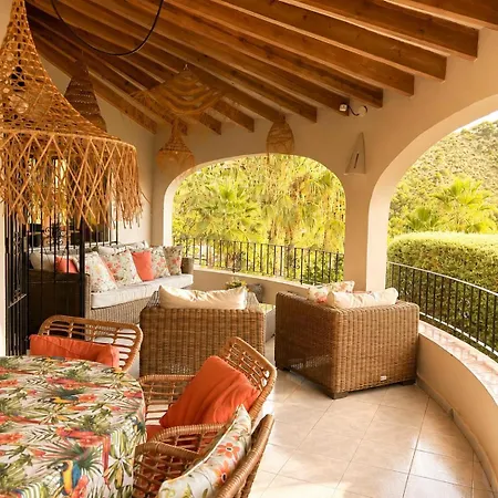 Casa Toucan Moraira * بينيتاشيل