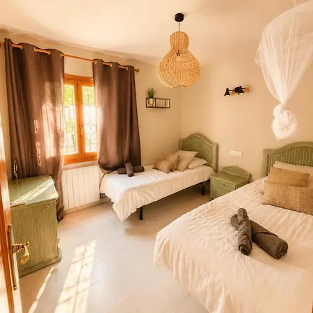 Casa Toucan Moraira بينيتاشيل